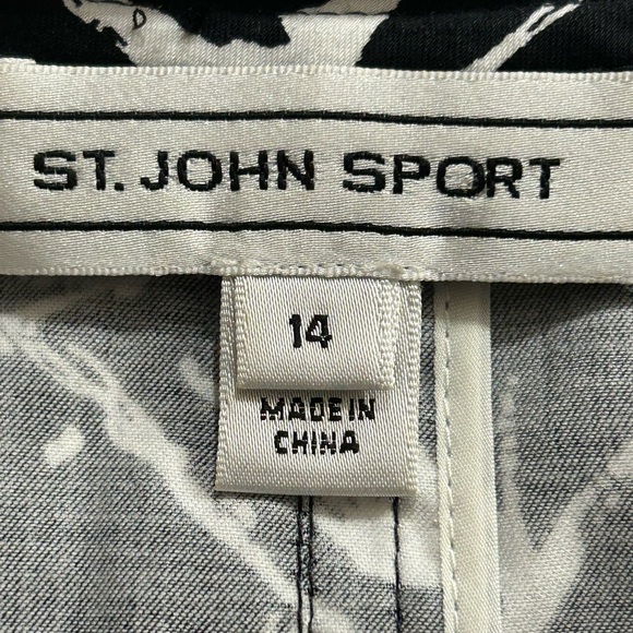 St. John Black and White Abstract Blouse - Picture 9 of 14